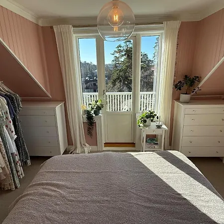 Classic With Sunny Garden - Walking Distance Center Dom wakacyjny Arendal