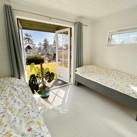 Dom wakacyjny Classic With Sunny Garden - Walking Distance Center *
